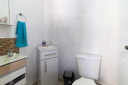 Casa à venda com 216m², 2 quartos e 2 vagasLavabo