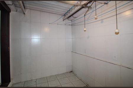 Casa de condomínio à venda com 56m², 2 quartos e 1 vagaArea de serviço