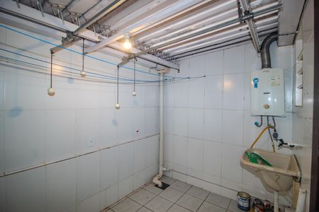 Casa de condomínio à venda com 56m², 2 quartos e 1 vagaArea de serviço