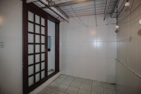 Casa de condomínio à venda com 56m², 2 quartos e 1 vagaArea de serviço
