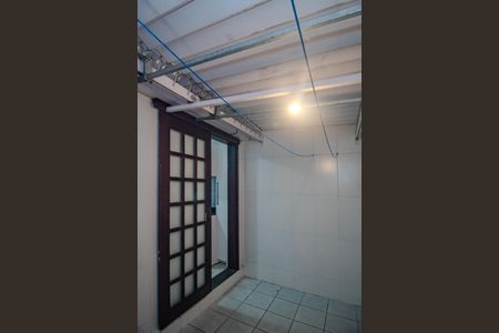 Casa de condomínio à venda com 56m², 2 quartos e 1 vagaArea de serviço