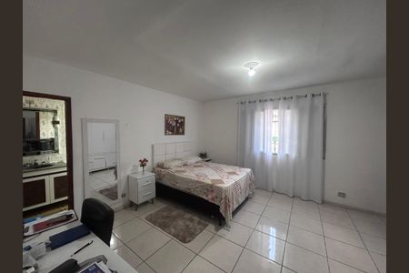 Casa para alugar com 225m², 4 quartos e 3 vagas Casa para alugar com 225m², 4 quartos e 3 vagasQuarto 1 suíte 1