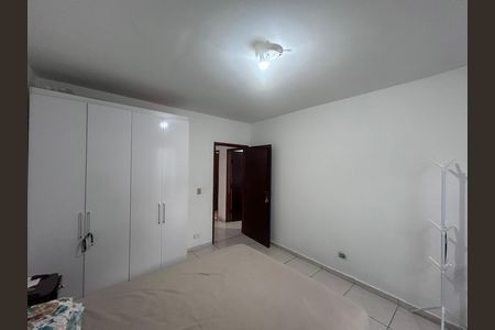 Casa para alugar com 225m², 4 quartos e 3 vagas Casa para alugar com 225m², 4 quartos e 3 vagasQuarto 2