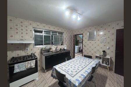 Casa para alugar com 225m², 4 quartos e 3 vagas Casa para alugar com 225m², 4 quartos e 3 vagasCozinha 1