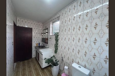 Casa para alugar com 225m², 4 quartos e 3 vagas Casa para alugar com 225m², 4 quartos e 3 vagasBanheiro da Suíte