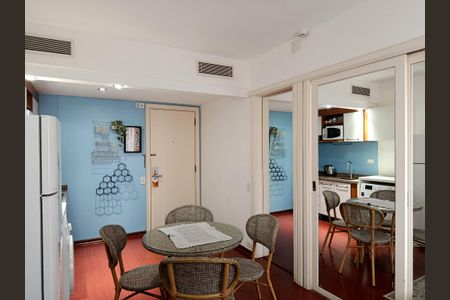 Apartamento à venda com 30m², 1 quarto e sem vaga Apartamento à venda com 30m², 1 quarto e sem vagaSala/Cozinha integrados