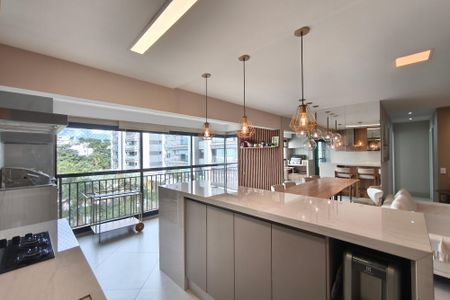 Apartamento à venda com 103m², 3 quartos e 2 vagasCozinha