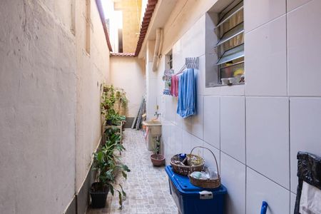 Casa à venda com 200m², 4 quartos e 1 vagaÁrea de Serviço