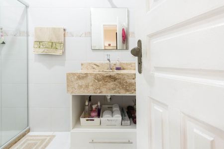 Casa à venda com 200m², 4 quartos e 1 vagaBanheiro 1