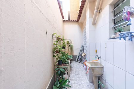 Casa à venda com 200m², 4 quartos e 1 vagaÁrea de Serviço