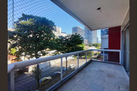 Apartamento à venda com 97m², 2 quartos e 1 vaga Apartamento à venda com 97m², 2 quartos e 1 vagaVaranda