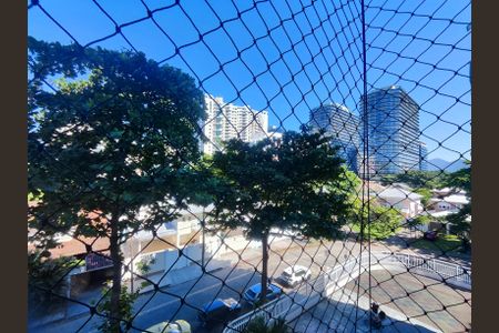 Apartamento à venda com 97m², 2 quartos e 1 vaga Apartamento à venda com 97m², 2 quartos e 1 vagaVaranda