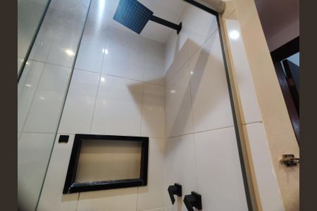 Apartamento à venda com 97m², 2 quartos e 1 vaga Apartamento à venda com 97m², 2 quartos e 1 vagaBanheiro social