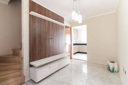 Casa de condomínio para alugar com 55m², 2 quartos e 1 vaga Casa de condomínio para alugar com 55m², 2 quartos e 1 vagaSala