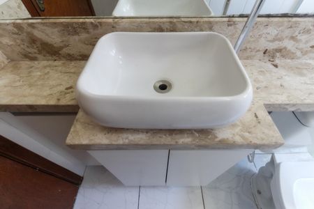 Casa de condomínio para alugar com 55m², 2 quartos e 1 vaga Casa de condomínio para alugar com 55m², 2 quartos e 1 vagaBanheiro