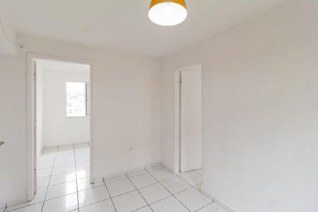 Sala de apartamento para alugar com 2 quartos, 43m² em Conjunto Habitacional Presidente Castelo Branco, Carapicuíba