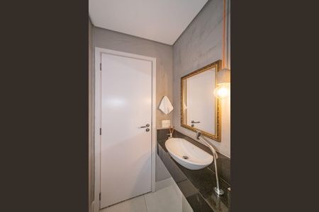 Banheiro de apartamento à venda com 1 quarto, 43m² em Campo Belo, São Paulo