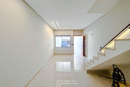 Casa à venda com 150m², 3 quartos e 2 vagasSala