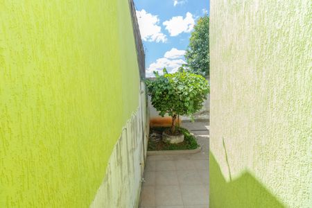 Casa à venda com 450m², 3 quartos e 5 vagasCorredor Lateral Externo