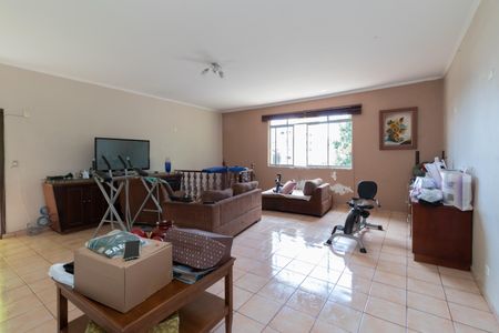 Casa à venda com 450m², 3 quartos e 5 vagasSala de TV