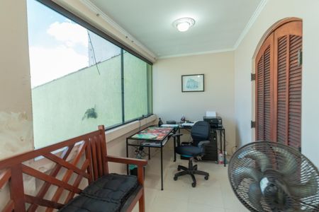 Casa à venda com 450m², 3 quartos e 5 vagasEscritório