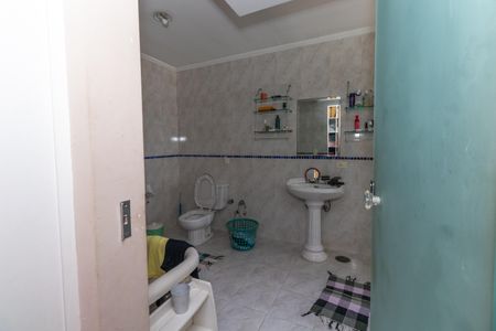 Casa à venda com 450m², 3 quartos e 5 vagasBanheiro da Suíte