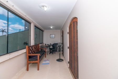 Casa à venda com 450m², 3 quartos e 5 vagasEscritório