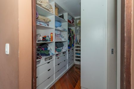 Casa à venda com 450m², 3 quartos e 5 vagasCloset da Suíte