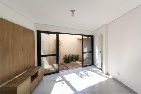 Sala de casa de condomínio para alugar com 2 quartos, 90m² em Jardim Consorcio, São Paulo