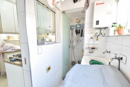 Apartamento à venda com 68m², 3 quartos e 1 vagaÁrea de serviço