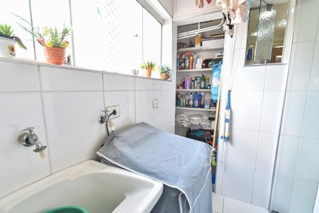 Apartamento à venda com 68m², 3 quartos e 1 vagaÁrea de serviço
