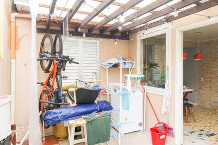 Casa de condomínio à venda com 83m², 2 quartos e 2 vagas Casa de condomínio à venda com 83m², 2 quartos e 2 vagasÁrea de Serviço