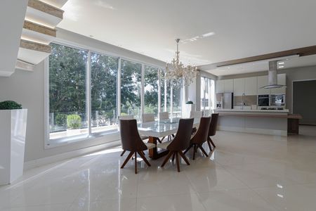 Casa para alugar com 360m², 3 quartos e 5 vagas Casa para alugar com 360m², 3 quartos e 5 vagasSala de Jantar