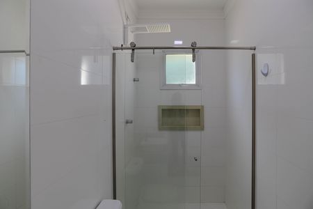 Casa para alugar com 360m², 3 quartos e 5 vagas Casa para alugar com 360m², 3 quartos e 5 vagasBanheiro - Quarto 1 - Suíte