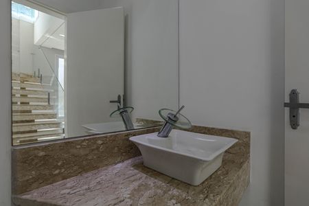 Casa para alugar com 360m², 3 quartos e 5 vagas Casa para alugar com 360m², 3 quartos e 5 vagasLavabo