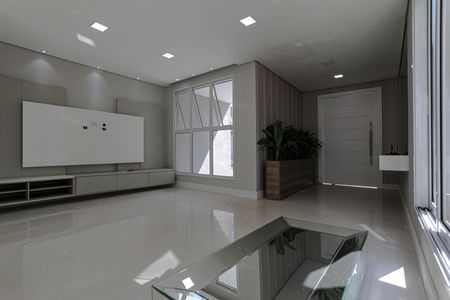 Casa para alugar com 360m², 3 quartos e 5 vagas Casa para alugar com 360m², 3 quartos e 5 vagasSala