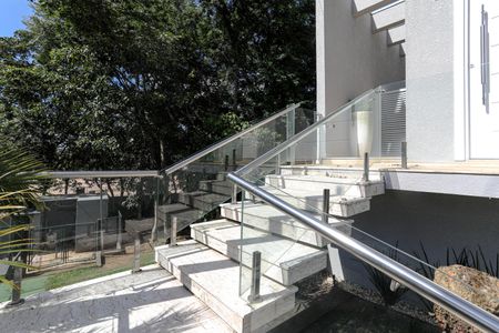 Casa para alugar com 360m², 3 quartos e 5 vagas Casa para alugar com 360m², 3 quartos e 5 vagasFachada