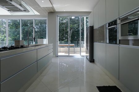 Casa para alugar com 360m², 3 quartos e 5 vagas Casa para alugar com 360m², 3 quartos e 5 vagasCozinha