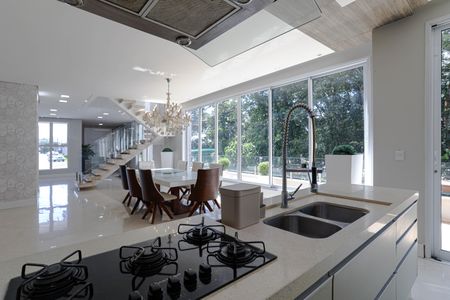 Casa para alugar com 360m², 3 quartos e 5 vagas Casa para alugar com 360m², 3 quartos e 5 vagasCozinha