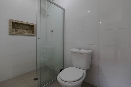 Casa para alugar com 360m², 3 quartos e 5 vagas Casa para alugar com 360m², 3 quartos e 5 vagasBanheiro de Serviço