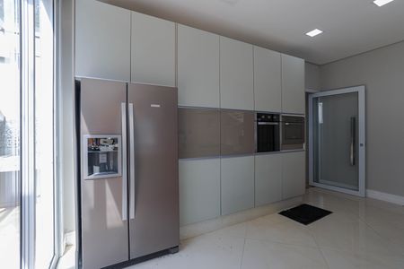 Casa para alugar com 360m², 3 quartos e 5 vagas Casa para alugar com 360m², 3 quartos e 5 vagasCozinha