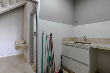 Casa para alugar com 360m², 3 quartos e 5 vagas Casa para alugar com 360m², 3 quartos e 5 vagasBanheiro de Serviço