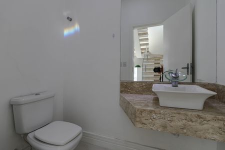 Casa para alugar com 360m², 3 quartos e 5 vagas Casa para alugar com 360m², 3 quartos e 5 vagasLavabo