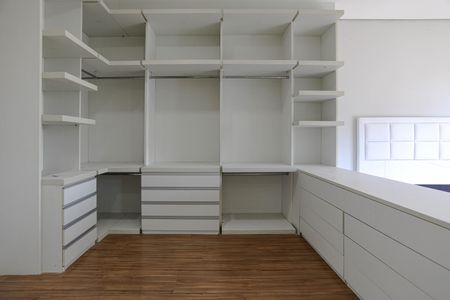 Casa para alugar com 360m², 3 quartos e 5 vagas Casa para alugar com 360m², 3 quartos e 5 vagasQuarto 3 - Suíte