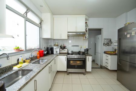 Apartamento à venda com 125m², 3 quartos e 2 vagasCOZINHA