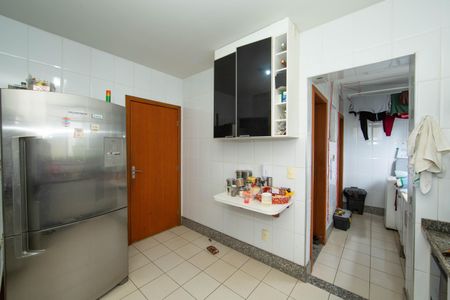 Apartamento à venda com 125m², 3 quartos e 2 vagasCOZINHA