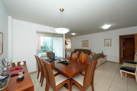 Apartamento à venda com 125m², 3 quartos e 2 vagasSALA