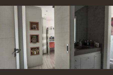 Apartamento à venda com 202m², 3 quartos e 3 vagas Apartamento à venda com 202m², 3 quartos e 3 vagasSuíte 1