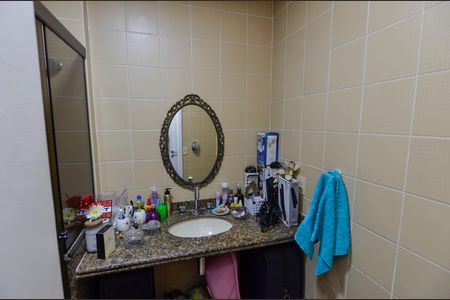 Apartamento à venda com 192m², 4 quartos e 3 vagas Apartamento à venda com 192m², 4 quartos e 3 vagasBanheiro da Suíte 1