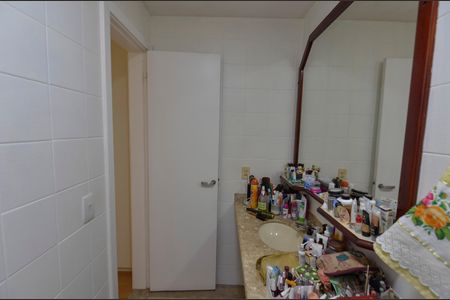 Apartamento à venda com 192m², 4 quartos e 3 vagas Apartamento à venda com 192m², 4 quartos e 3 vagasBanheiro da Suíte 2